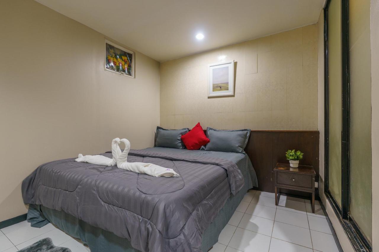 Cheqinn Bed Sukhumvit 4 Nana Plaza Bangkok Exterior photo